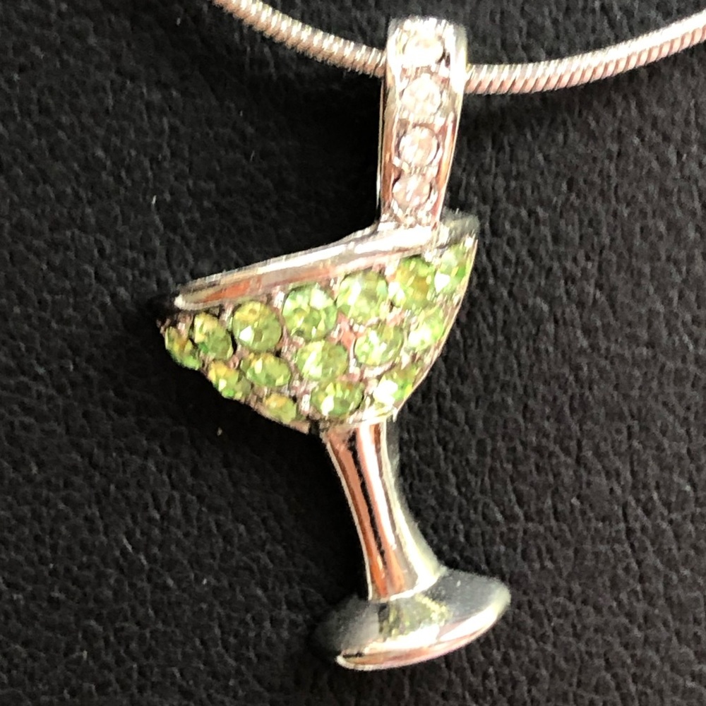 NWOT Martini glass necklace 🌈